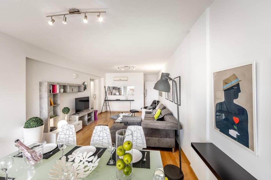 Apartamento Luxurious Bright & Stylish 2Br With Office In Nicosia Exterior foto